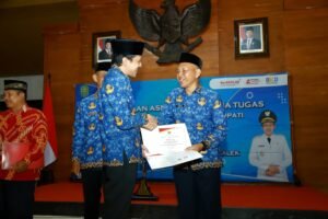 Wabup Syah Natanegara serahkan SK pensiun bagi 84 ASN