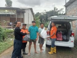 Riyono Caping Salurkan bantuan Darurat korban Banjir dan Longsor Trenggalek.