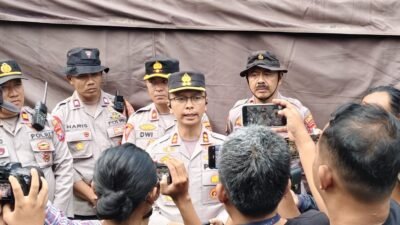 Anjing pelacak mendeteksi 3 titik yang diduga lokasi korban tanah longsor