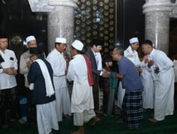 Bupati Arifin shalat Idul Adha di Masjid Agung Baiturrahman