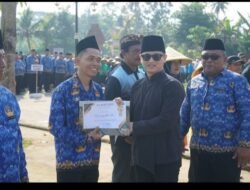 Hari Krida Pertanian Bupati Arifin Serahkan Alsintan ke kelompok tani berprestasi