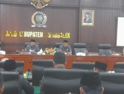 Waktu pendek pandangan umum Fraksi DPRD Trenggalek secara tertulis