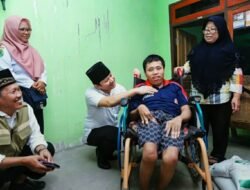 Sebanyak 73.189 warga mendapat bantuan beras