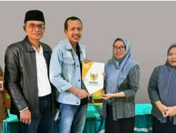 22 guru ngaji mendapat bantuan dari BAZNAS