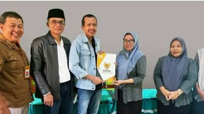 22 guru ngaji mendapat bantuan dari BAZNAS