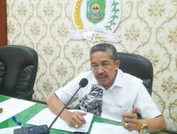 Sukarudin :  Sebelum masuk sekolah diputar lagu kebangsaan