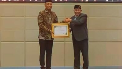 Bupati Tulungagung Gatut Sunu raih Baznas Award Jatim 2025