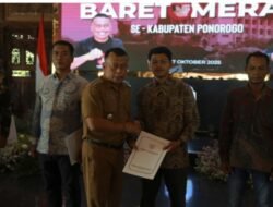 307 baret Merah tingkat Desa dikukuhkan Bupati Sugiri