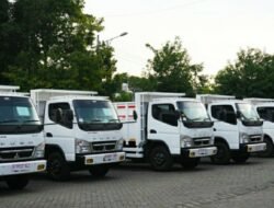 Perkuat Ekonomi Desa, Pemkab Ponorogo Serahkan 29 Truk Koperasi Merah