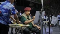 Terpikat Hutan Dadapan SBY Spontan Menepi dan Melukis di Pinggir Jalan