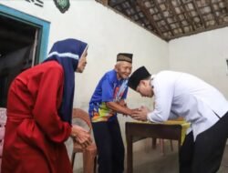 Validasi Data Bansos Mas Ipin Turun Langsung Bantu Warga Gandusari