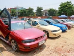 ​Pesona Sedan Klasik Era 90-An: Ratusan Penggemar Mobil Timor Tumpah Ruah di Ponorogo