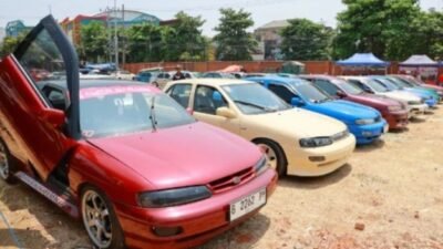 ​Pesona Sedan Klasik Era 90-An: Ratusan Penggemar Mobil Timor Tumpah Ruah di Ponorogo