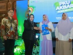 UMKM Ponorogo Go Digital: Bikin Produk Sambil Live TikTok!